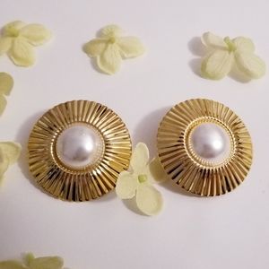 1 1/2"  Vintage Pearl gold oval Earrings